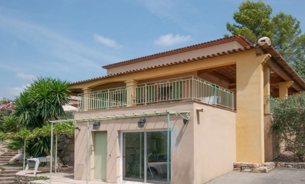 Long Term Rent Superb Villa With Pool Near Valbonne. 13 km from Antibes, 11 km from Cannes and 26 km from Nice airport, lies Valbonne; a rather charming, pretty and sought-after Provençal village. The village is surrounded by woodlands made up of pines, holm oaks and olive trees.