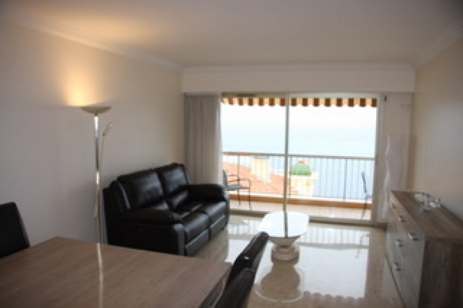 Cap d'ail large 2 bedroom apartment with sea views over Monaco long term rent. 2 balconies, magnificent sea view and Monaco. Private closed garage and cellar.